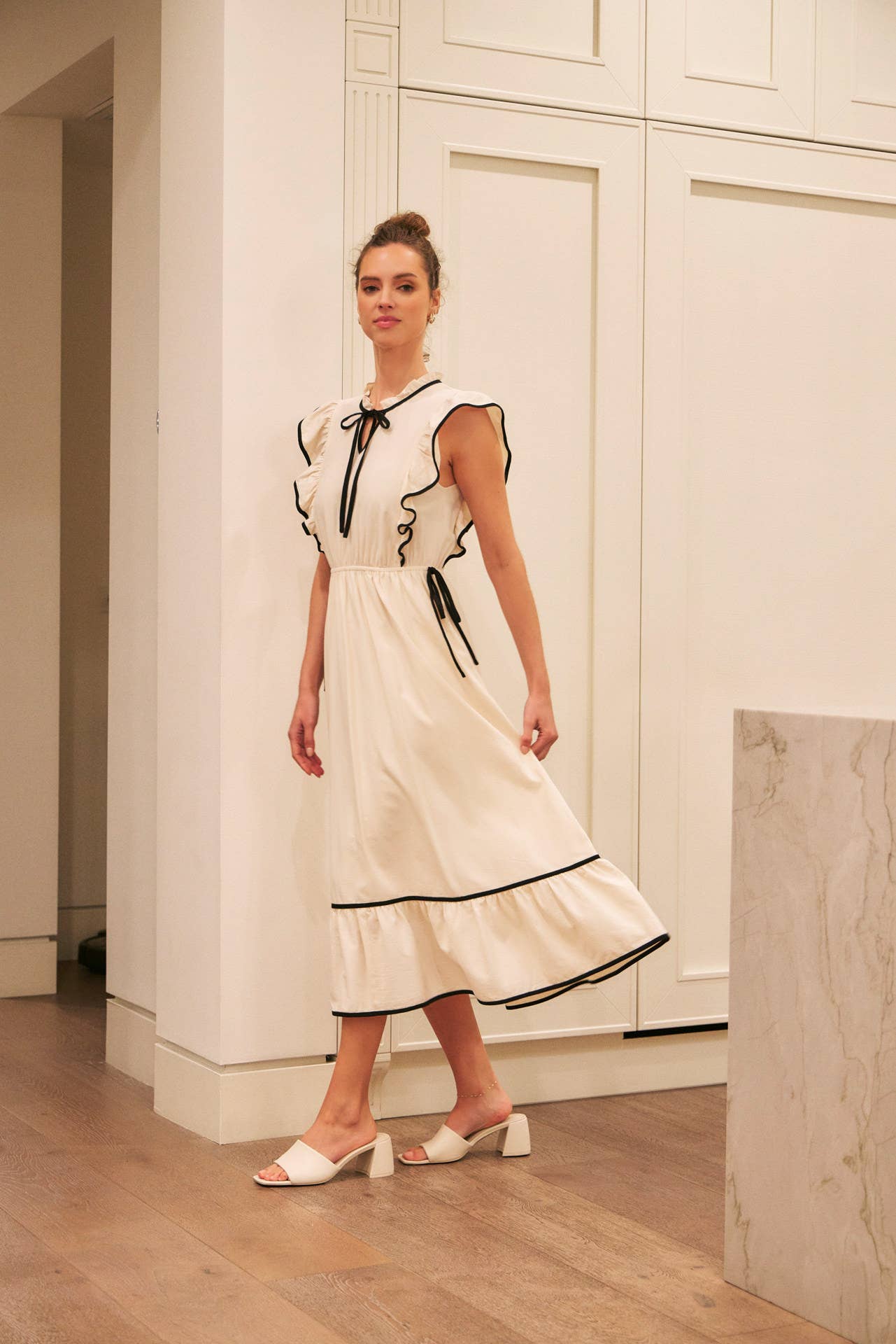 Annie- COTTON GAUZE MIDI DRESS WITH RUFFLES AND CONTRAST BINDING - Image 20