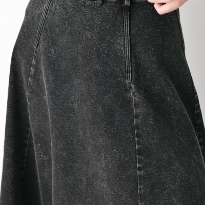 SHADOW STITCH ROMANCE DENIM MIDI SKIRT - Image 3