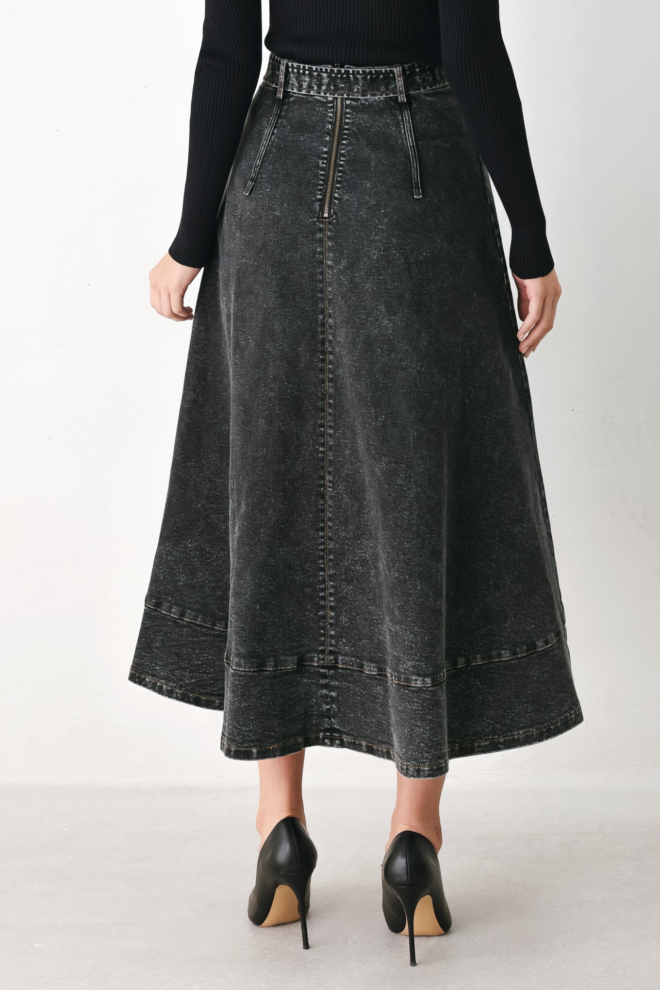 SHADOW STITCH ROMANCE DENIM MIDI SKIRT - Image 7